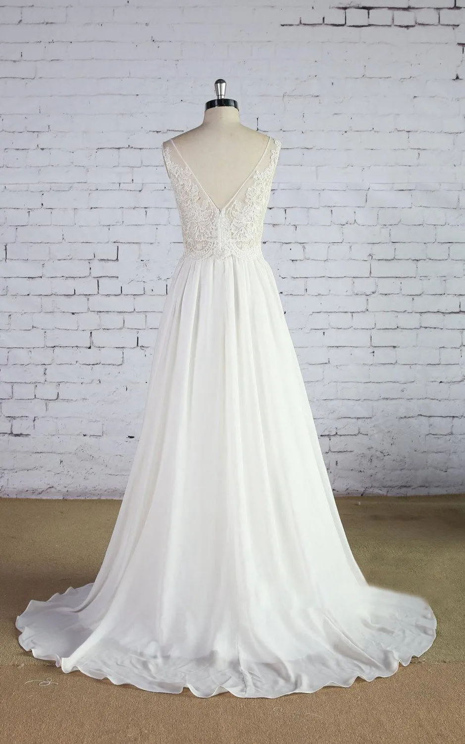 Chiffon Sleeveless Scoop Neck A-Line Dress With Lace Bodice and Low-V Back