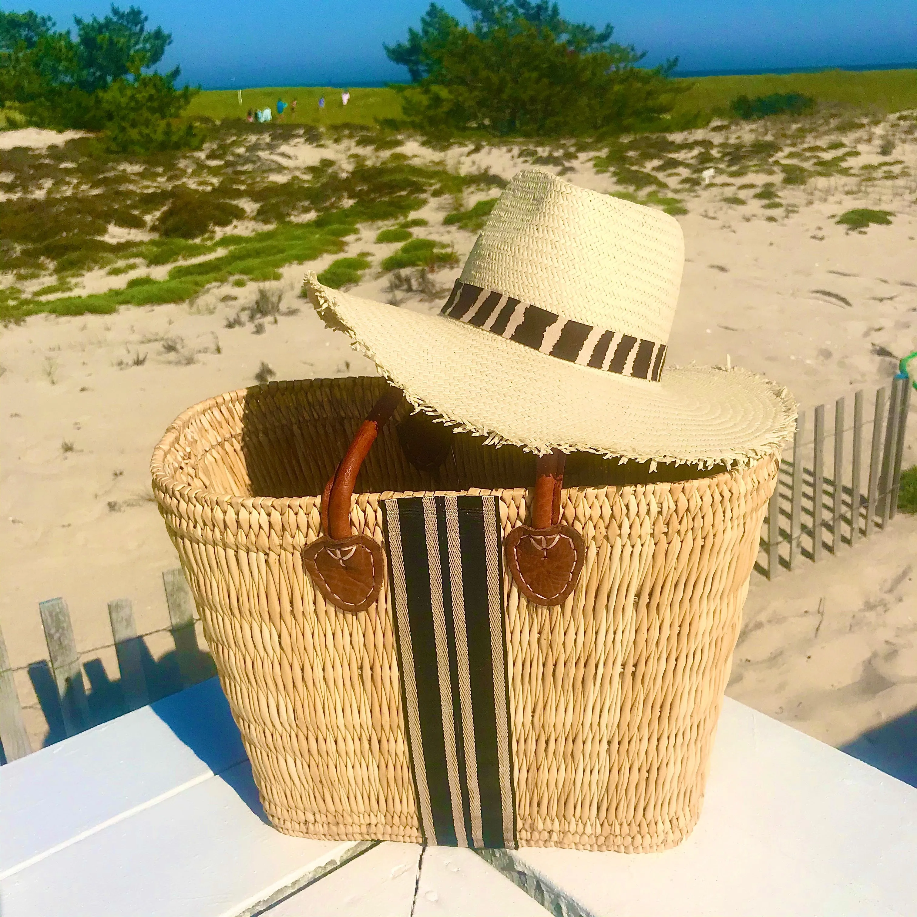 Classic Stripe Straw Tote | Black & Gold