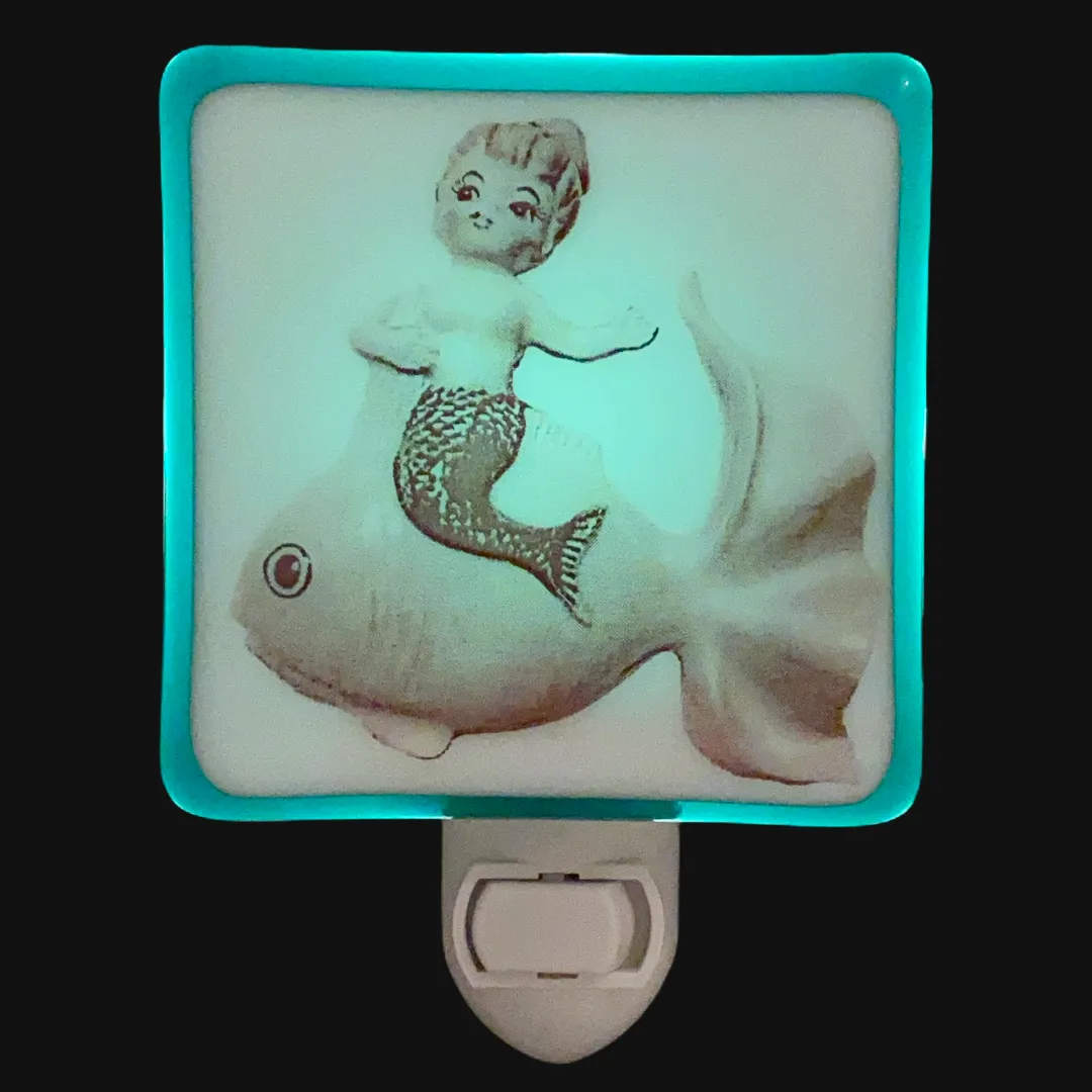 Cute Retro Mermaid Night Light