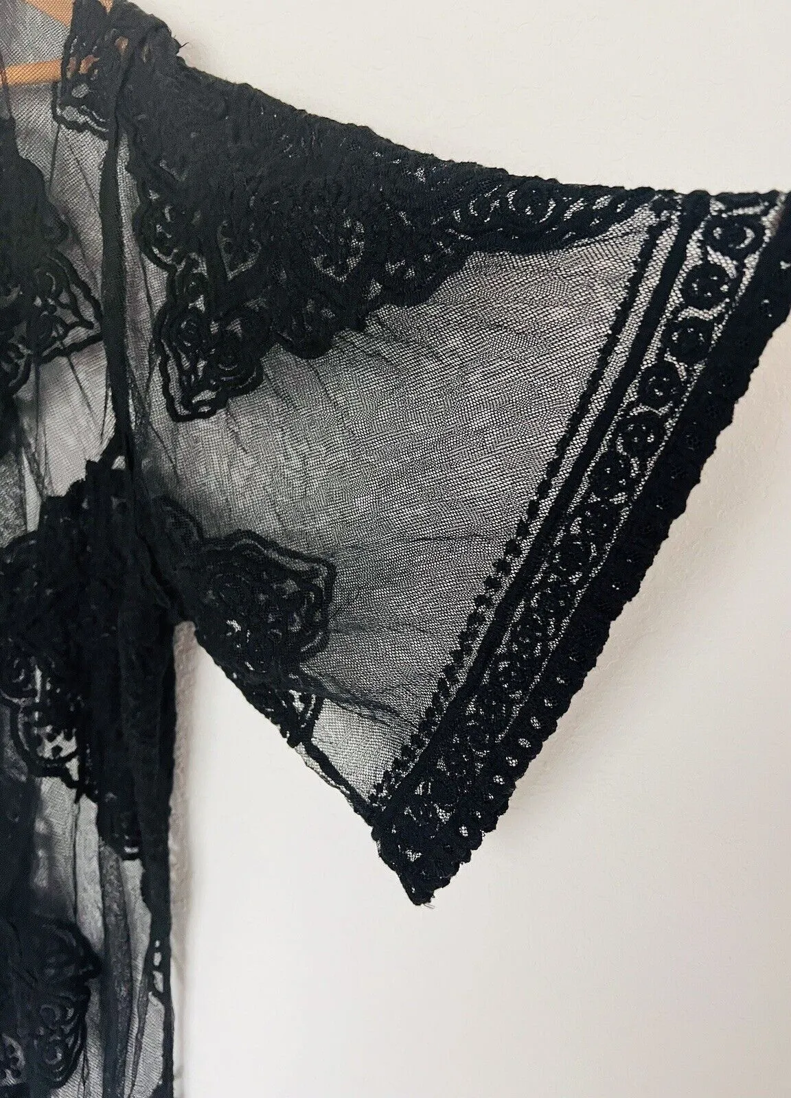 Lace Kimono Layering Cover Up Sz S-M Embroidered Floral Sheer Black Duster Boho