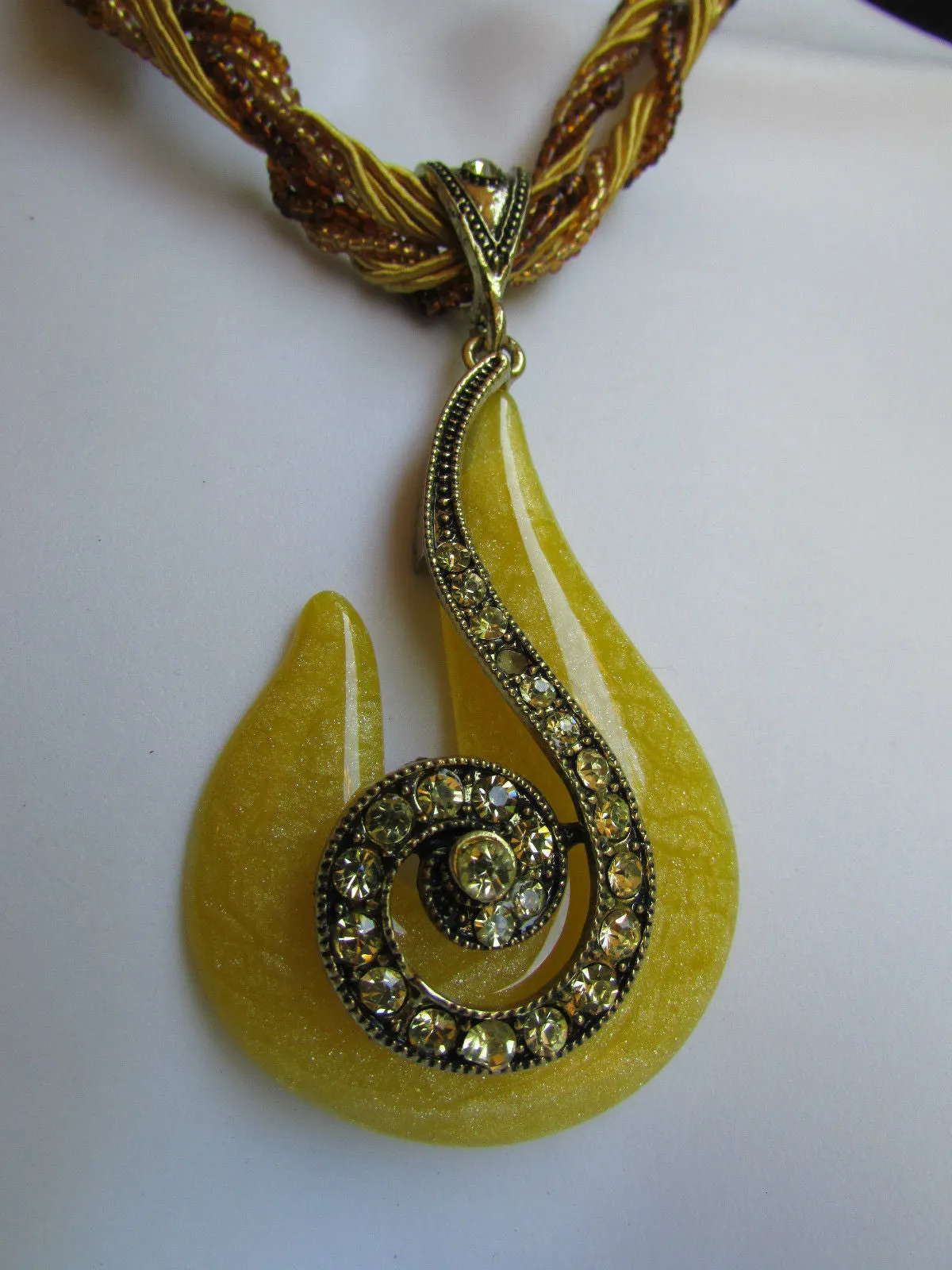 Purple White Yellow Chain Glass Snale Pendant Rhinestones Strands Necklace