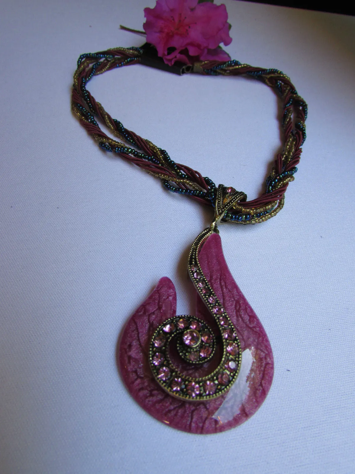 Purple White Yellow Chain Glass Snale Pendant Rhinestones Strands Necklace