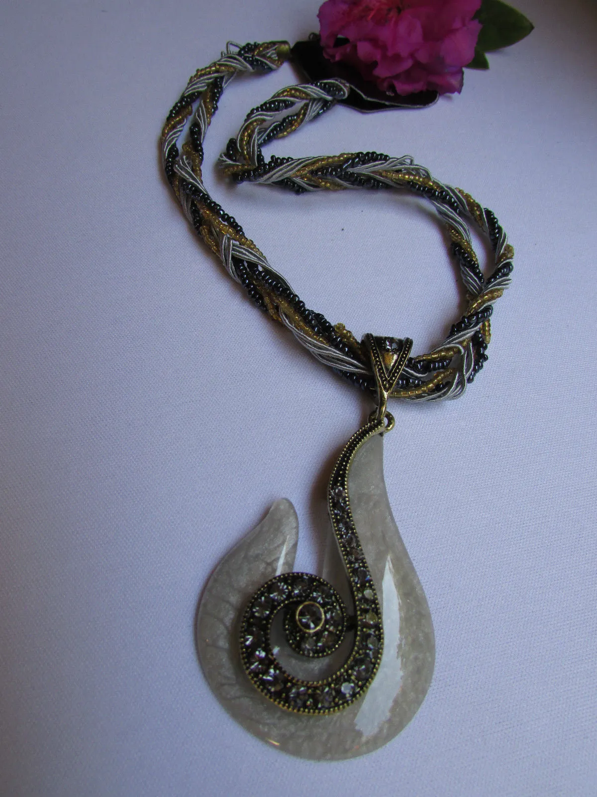 Purple White Yellow Chain Glass Snale Pendant Rhinestones Strands Necklace
