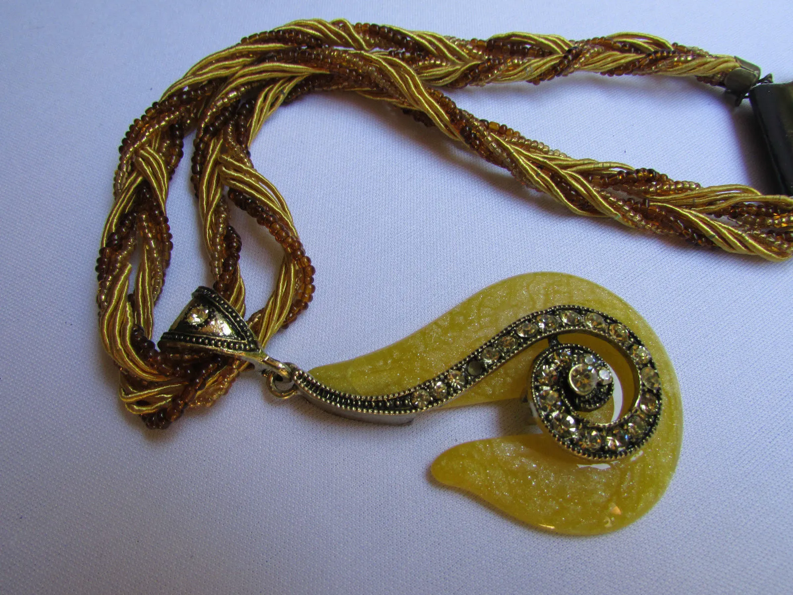 Purple White Yellow Chain Glass Snale Pendant Rhinestones Strands Necklace