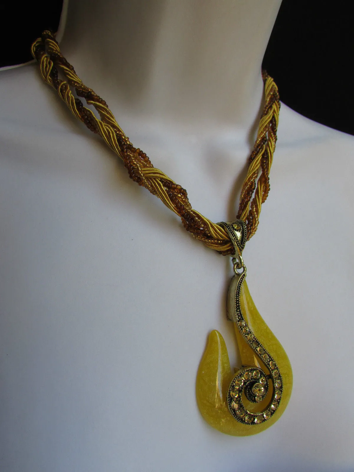Purple White Yellow Chain Glass Snale Pendant Rhinestones Strands Necklace