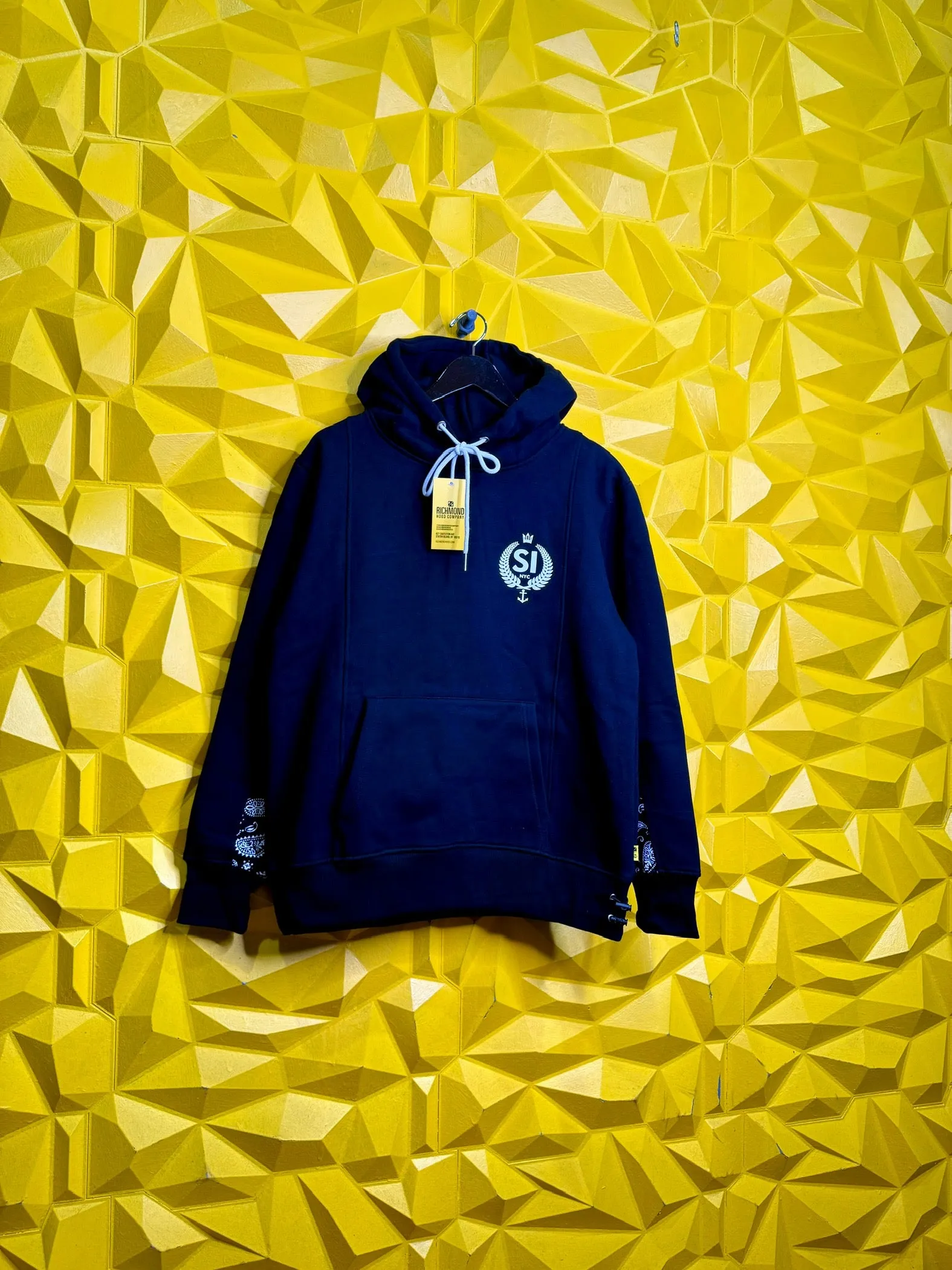 SI Crest Paneled Hoodie - Black Paisley
